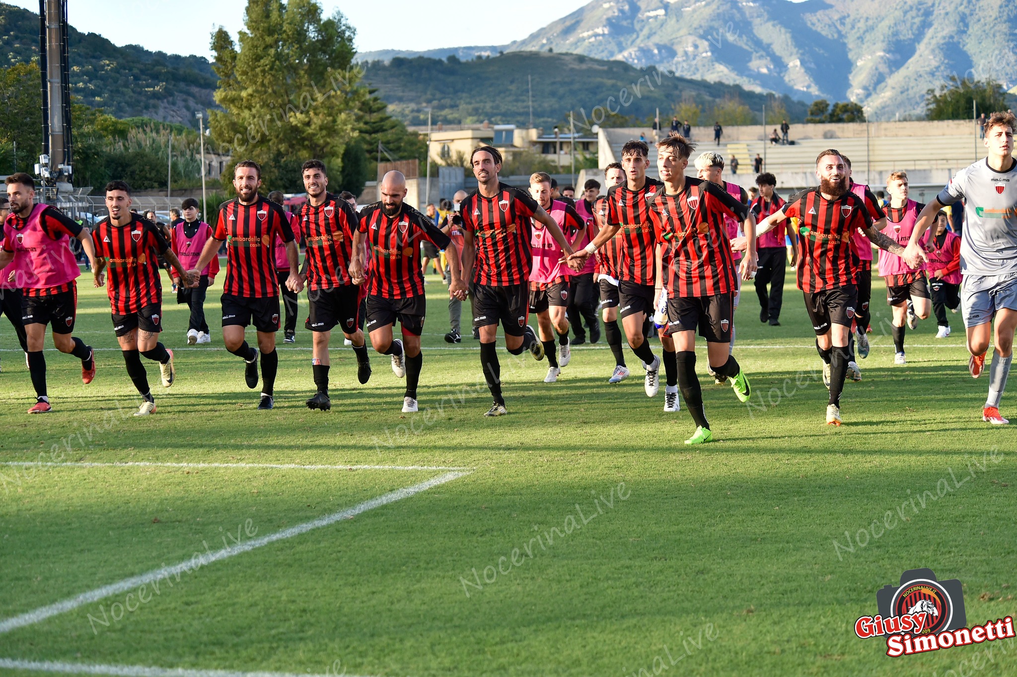 wodzicki un colosso tra i pali, cristiani di sacrificio: gli on fire di nocerina - gravina WODZICKI UN COLOSSO TRA I PALI, CRISTIANI DI SACRIFICIO: GLI ON FIRE DI NOCERINA &#8211; GRAVINA esultanza nocerina